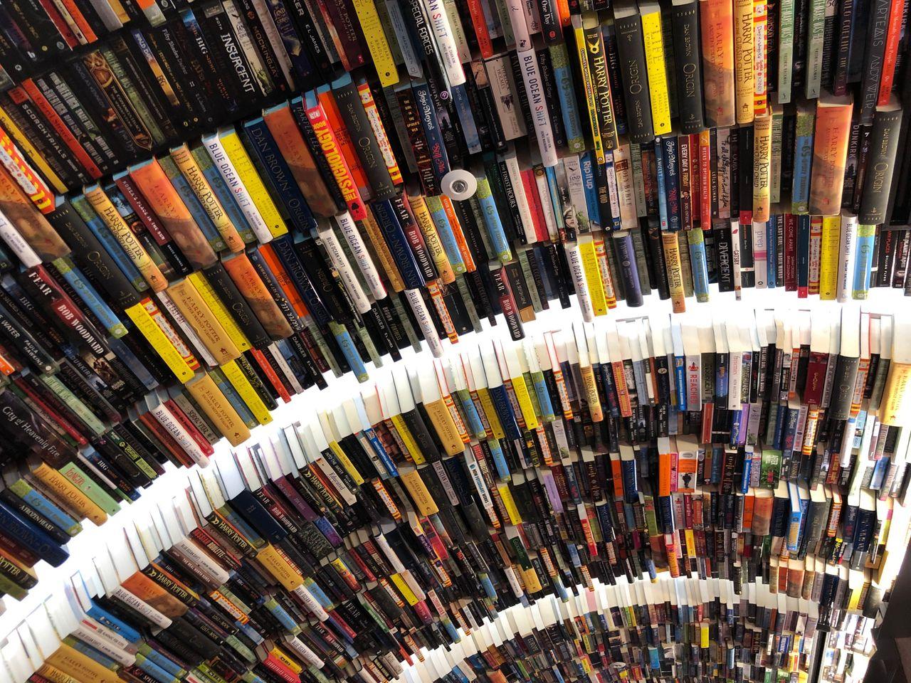 Euljiro Arc.N.Book | Beautiful tunnel made of walls filled with books!